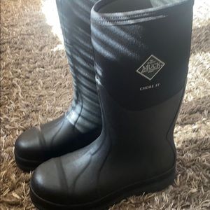 Muck boots